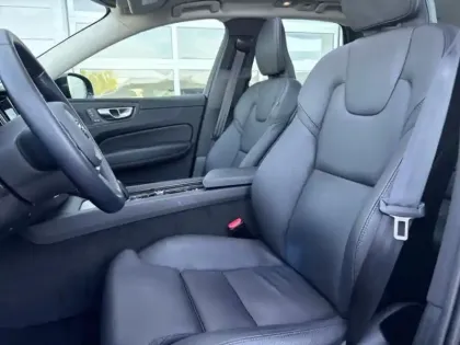 Photo 7 Volvo Xc60  T6 Hybride Rechargeable 253 + 145ch Plus Style Dark Geartronic 8 AWD