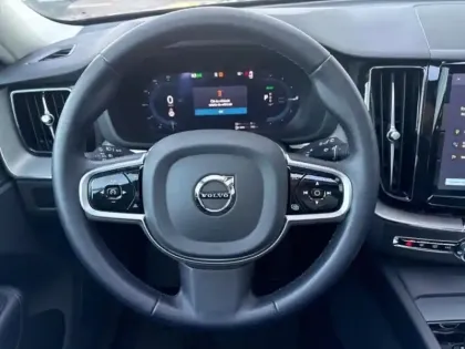 Photo 10 Volvo Xc60  T6 Hybride Rechargeable 253 + 145ch Plus Style Dark Geartronic 8 AWD