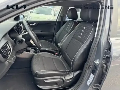 Photo 10 Kia Stonic  1.0 T-GDi 120ch MHEV GT Line