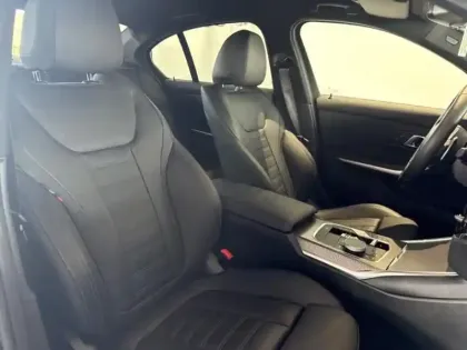 Photo 8 BMW Serie 3 Série 3 330eA 292ch M Sport