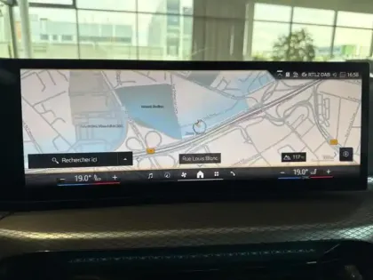 Photo 10 BMW Serie 3 Série 3 330eA 292ch M Sport