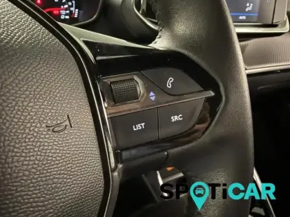 Photo 12 Peugeot 2008  1.2 PureTech 100ch S&S Active Pack