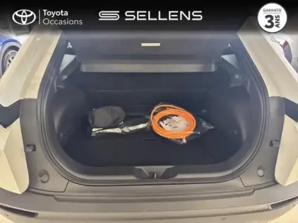 Photo 9 Toyota C-HR + 224ch 77kWh Design Grande Autonomie