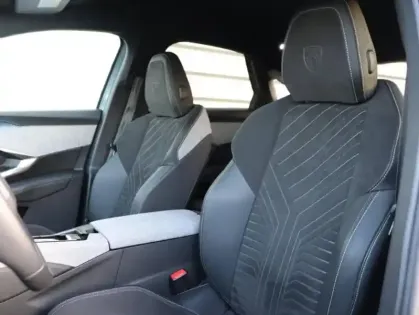 Photo 8 Peugeot 3008  1.2 Hybrid 136ch GT e-DCS6