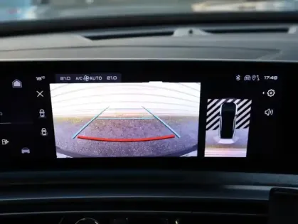 Photo 13 Peugeot 3008  1.2 Hybrid 136ch GT e-DCS6