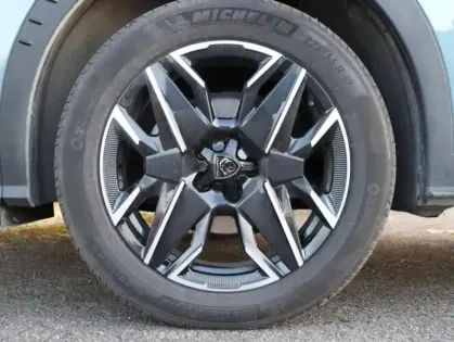 Photo 10 Peugeot 3008  1.2 Hybrid 136ch GT e-DCS6