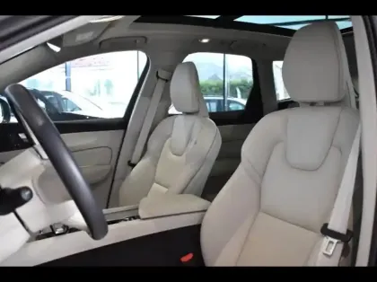 Photo 12 Volvo Xc60  T6 Hybride Rechargeable 253 + 145ch Plus Style Dark Geartronic 8 AWD