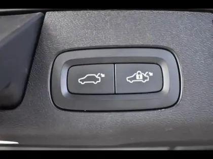 Photo 9 Volvo Xc60  T6 Hybride Rechargeable 253 + 145ch Plus Style Dark Geartronic 8 AWD