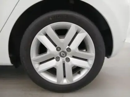 Photo 9 Renault Clio  1.6 E-Tech hybride 140ch Zen -21N