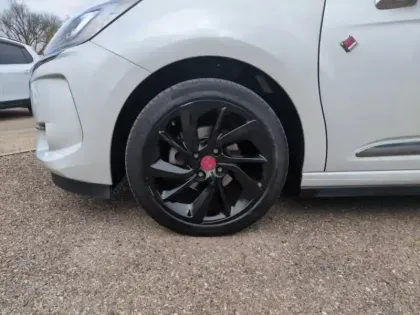 Photo 8 DS DS 3  PureTech 110ch Performance Line S&S