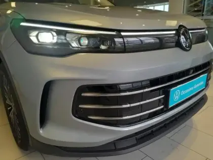 Photo 5 Volkswagen Tiguan  1.5 eTSI 150ch Elegance DSG7