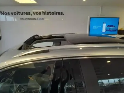 Photo 10 Volkswagen Tiguan  1.5 eTSI 150ch Elegance DSG7