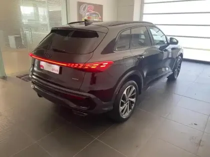 Photo 6 Audi Q5  2.0 e-hybrid 367ch S line quattro S tronic 7