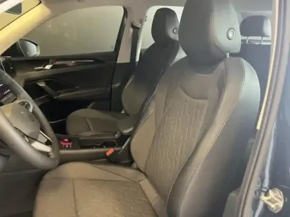 Photo 10 Volkswagen Tiguan  1.5 eHybrid 204ch Life Plus DSG6