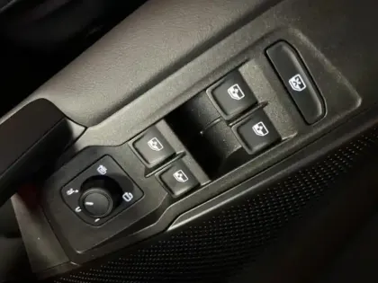 Photo 11 Volkswagen Tiguan  1.5 eHybrid 204ch Life Plus DSG6