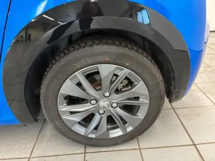 Photo 11 Peugeot 208  e- 136ch Allure