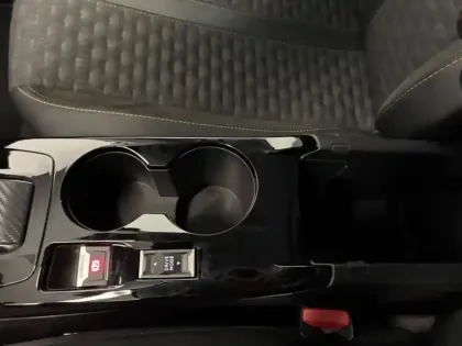 Photo 6 Peugeot 208  e- 136ch Allure