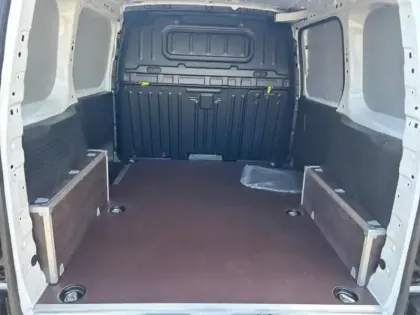 Photo 12 Peugeot Partner  M Diesel 130 GPS / CAMERA / PLANCHER BOIS / ALLURE CARE 8 ANS