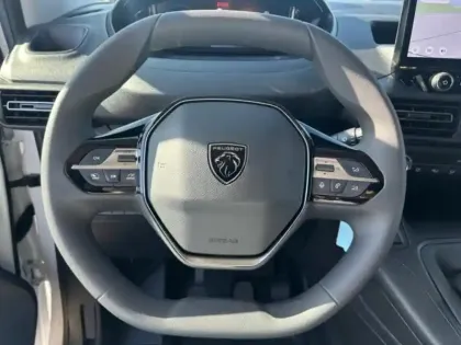 Photo 11 Peugeot Partner  M Diesel 130 GPS / CAMERA / PLANCHER BOIS / ALLURE CARE 8 ANS