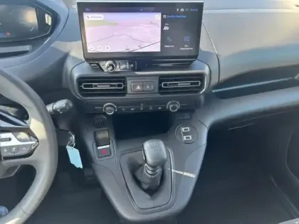 Photo 10 Peugeot Partner  M Diesel 130 GPS / CAMERA / PLANCHER BOIS / ALLURE CARE 8 ANS