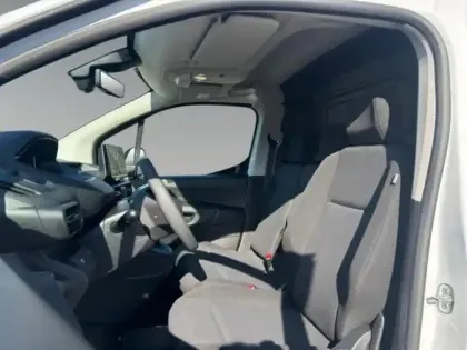 Photo 8 Peugeot Partner  M Diesel 130 GPS / CAMERA / PLANCHER BOIS / ALLURE CARE 8 ANS