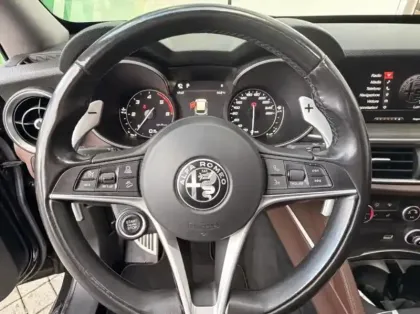 Photo 13 Alfa Romeo Stelvio  2.2 Diesel 210ch Lusso Q4 AT8