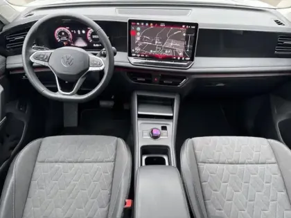 Photo 5 Volkswagen Tiguan  1.5 eTSI 131ch VW Edition DSG7