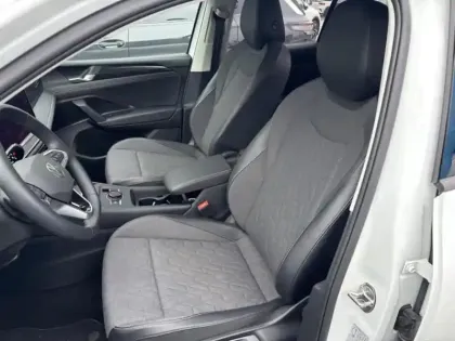 Photo 6 Volkswagen Tiguan  1.5 eTSI 131ch VW Edition DSG7