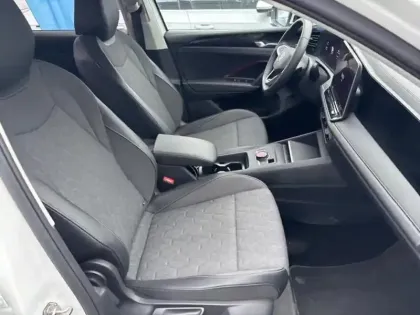 Photo 7 Volkswagen Tiguan  1.5 eTSI 131ch VW Edition DSG7