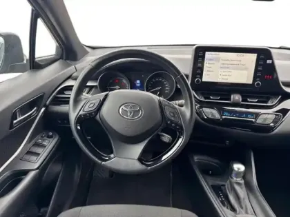 Photo 11 Toyota C-HR  2.0 Hybride 184ch Dynamic Ultimate E-CVT