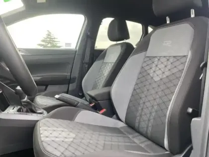 Photo 13 Volkswagen Taigo  1.0 TSI 116ch R-Line Edition DSG7