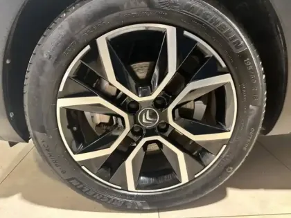 Photo 6 Citroën C4  Moteur électrique 136ch (100 kW) Feel Automatique