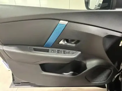 Photo 11 Citroën C4  Moteur électrique 136ch (100 kW) Feel Automatique