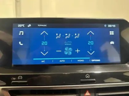 Photo 12 Citroën C4  Moteur électrique 136ch (100 kW) Feel Automatique