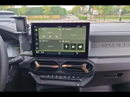 Photo 12 Dacia Duster  1.6 hybrid 140ch Extreme