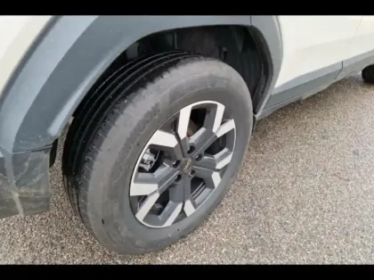 Photo 5 Dacia Duster  1.6 hybrid 140ch Extreme