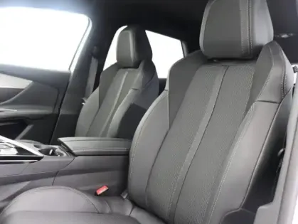 Photo 8 Peugeot 3008  HYBRID 225ch GT e-EAT8