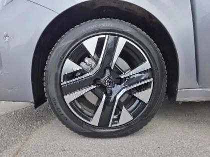 Photo 7 Peugeot 208  1.2 Hybrid 110ch Allure e-DCS6