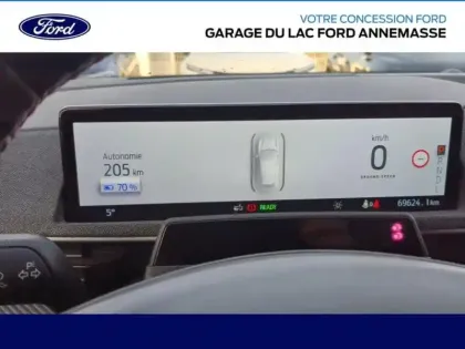 Photo 8 Ford Mustang  Mach-E 269ch Standard Range 76kWh AWD 9cv