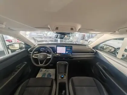 Photo 11 Volkswagen T-roc  1.5 eTSI 150ch Style DSG7