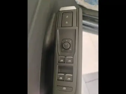 Photo 13 Volkswagen T-roc  1.5 eTSI 150ch Style DSG7