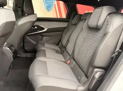 Photo 12 Peugeot 5008  Hybrid 145ch Allure e-DCS6