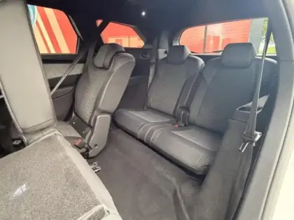 Photo 11 Peugeot 5008  Hybrid 145ch Allure e-DCS6