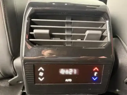 Photo 14 Peugeot 5008  Hybrid 145ch Allure e-DCS6