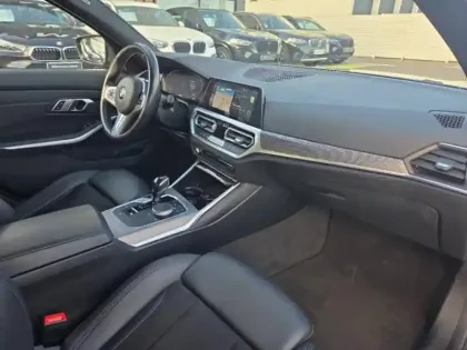 Photo 9 BMW Serie 3 Série 3 Touring 318dA MH 150ch M Sport