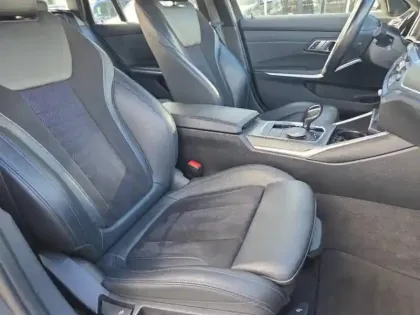 Photo 14 BMW Serie 3 Série 3 Touring 318dA MH 150ch M Sport