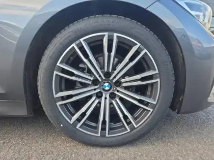 Photo 8 BMW Serie 3 Série 3 Touring 318dA MH 150ch M Sport