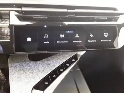 Photo 91 Peugeot 3008  Electrique 210 ch 73 kWh