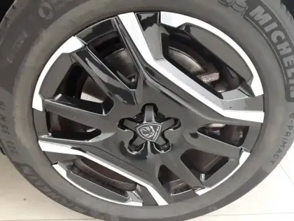 Photo 36 Peugeot 3008  Electrique 210 ch 73 kWh