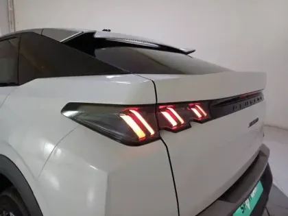 Photo 48 Peugeot 3008  Hybrid 145 e-DCS6